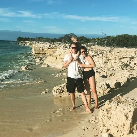 Meet your Posher, Lauren - Picture 2 of 2